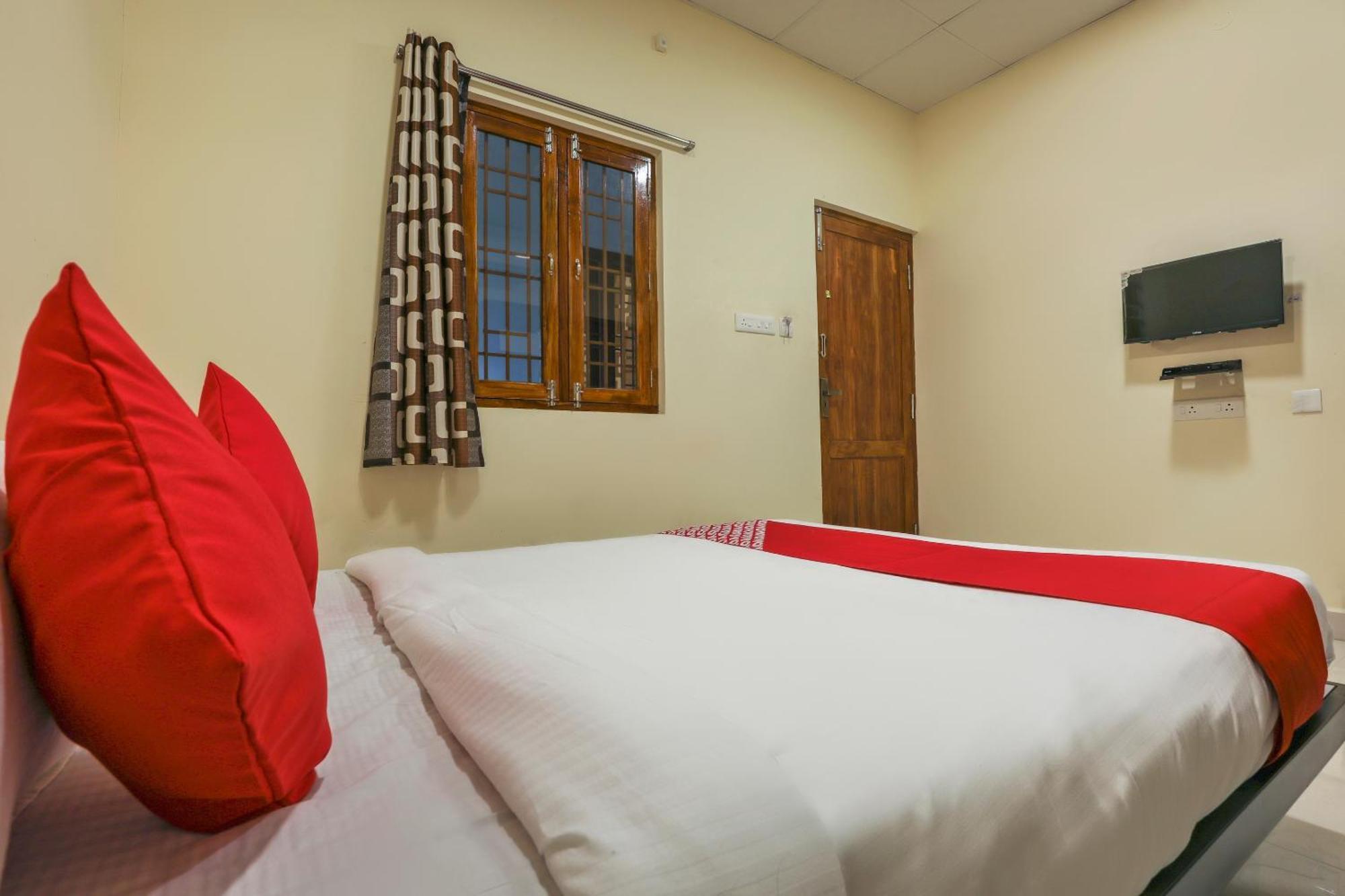 Hotel O Om Sakthi Hotel بونديتْشيري المظهر الخارجي الصورة