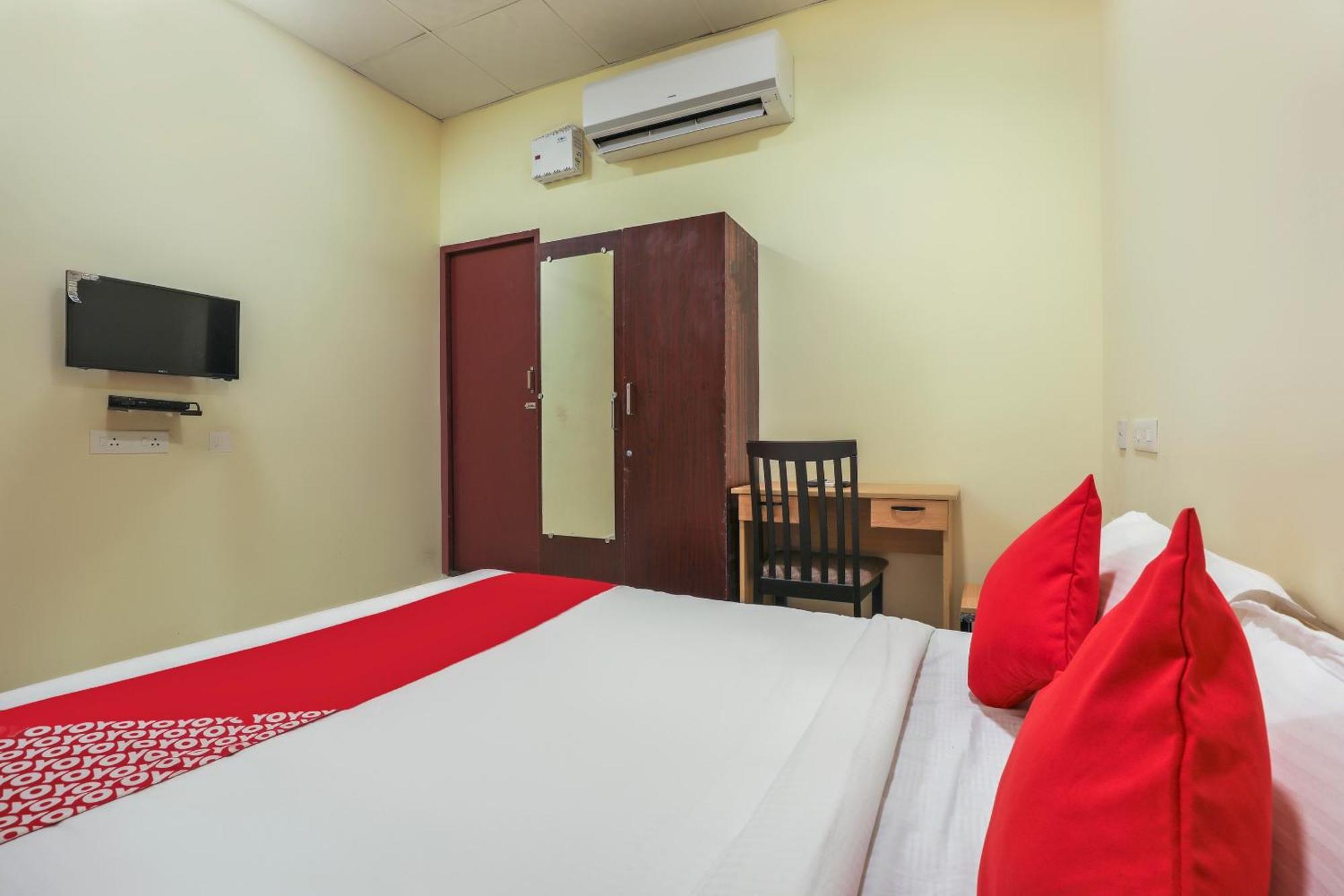 Hotel O Om Sakthi Hotel بونديتْشيري المظهر الخارجي الصورة