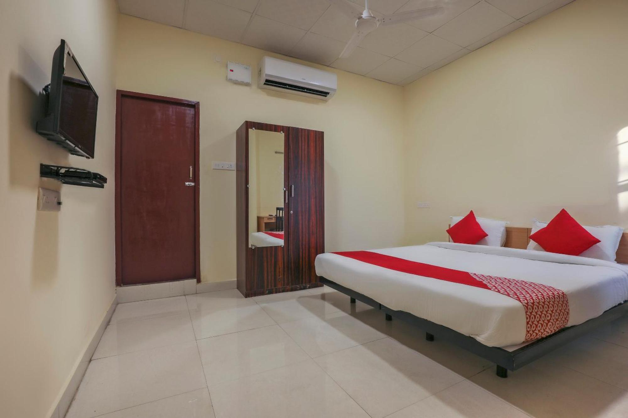 Hotel O Om Sakthi Hotel بونديتْشيري المظهر الخارجي الصورة
