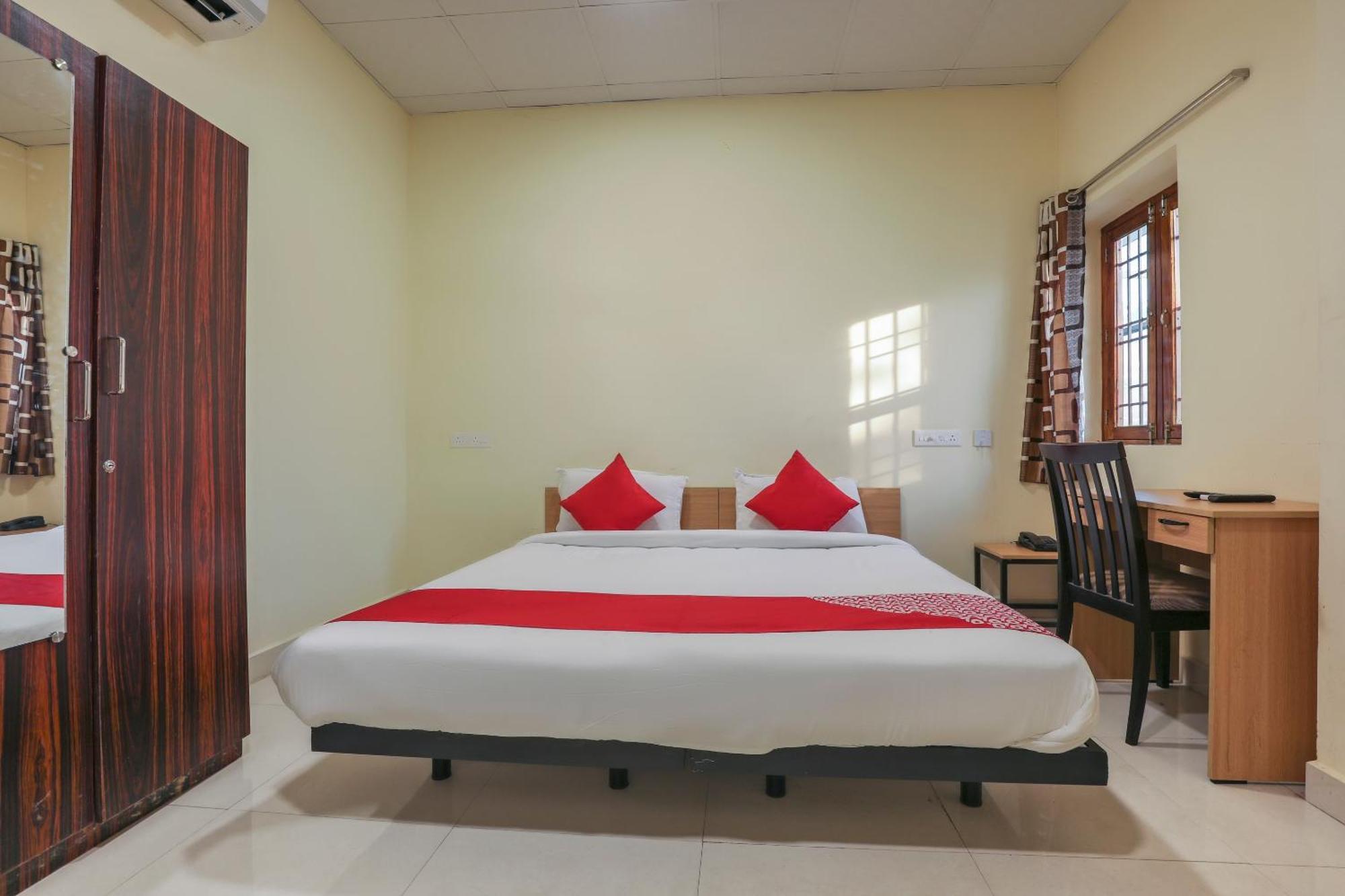 Hotel O Om Sakthi Hotel بونديتْشيري المظهر الخارجي الصورة