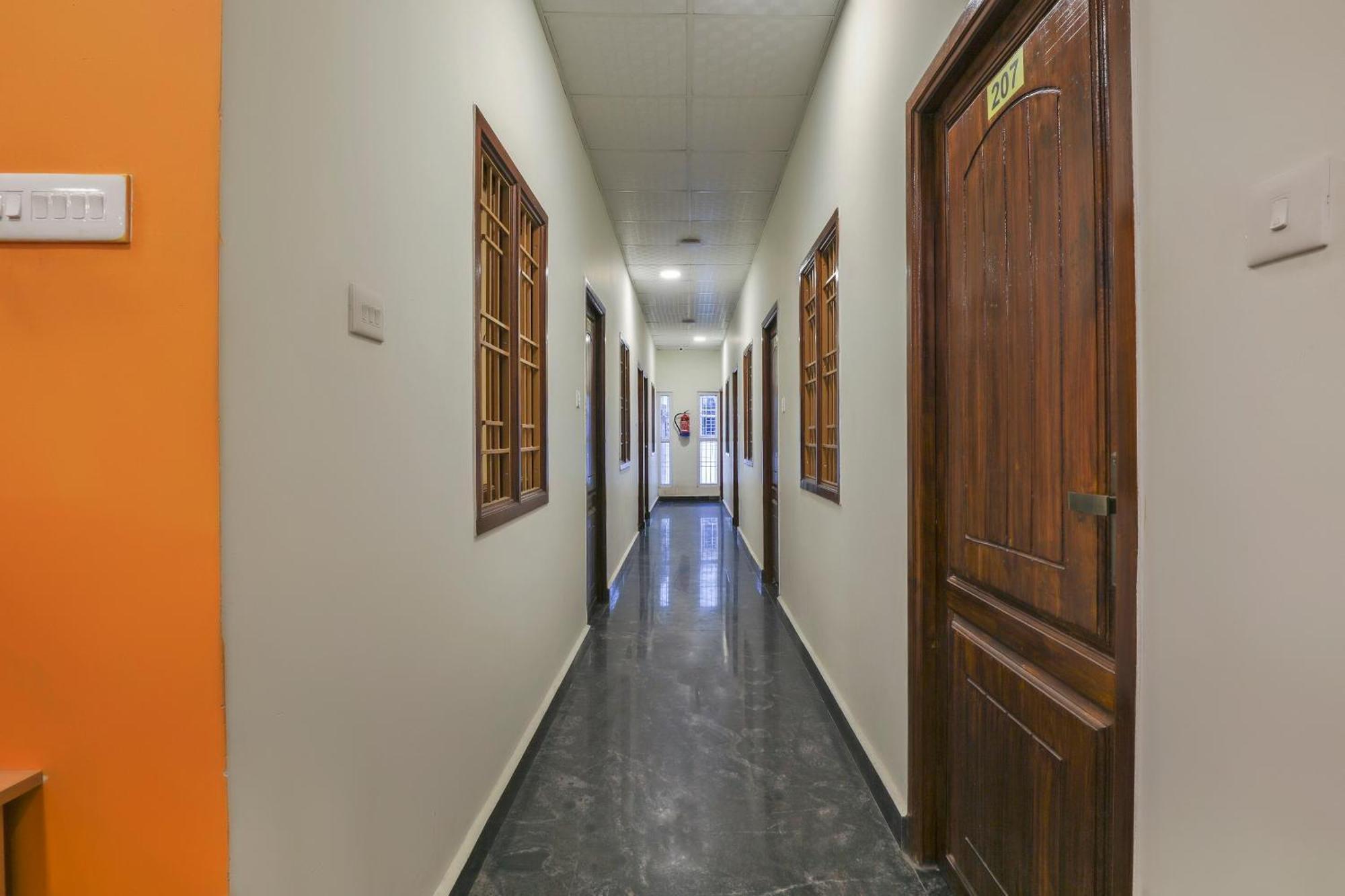 Hotel O Om Sakthi Hotel بونديتْشيري المظهر الخارجي الصورة