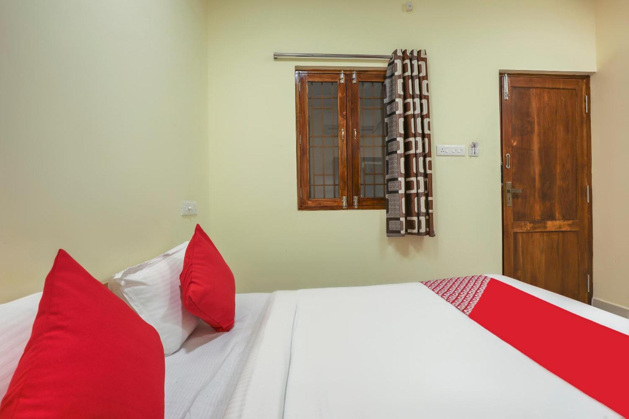 Hotel O Om Sakthi Hotel بونديتْشيري المظهر الخارجي الصورة